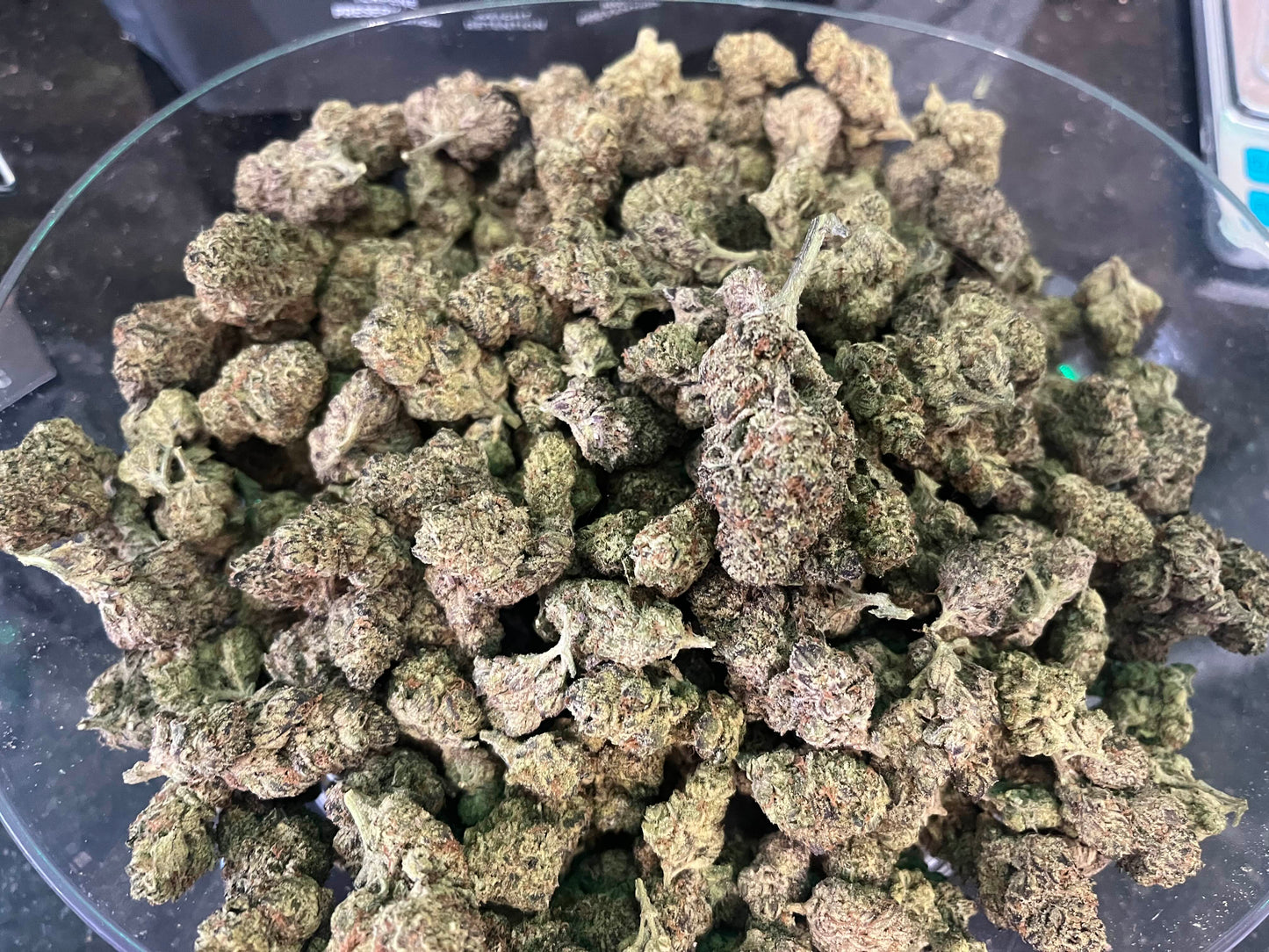 Indica apple fritter thca flower